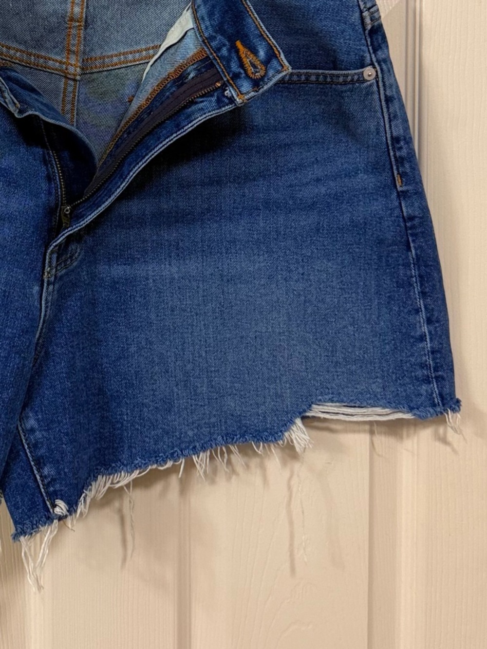 Madewell Medium Wash Blue High-Rise Frayed Cut Off Denim Shorts Size 32 - Picture 8 of 14